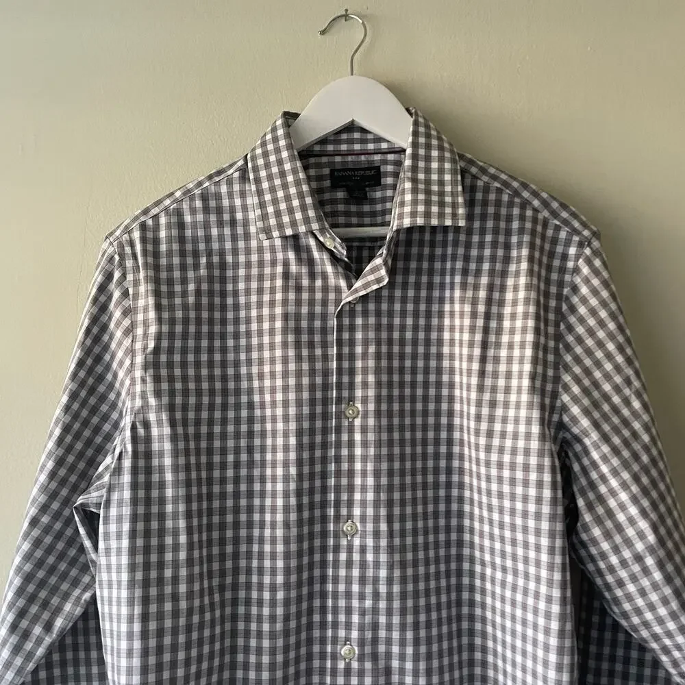 Banana Republic Gray White Plaid & Red No Iron Pinpoint Slim Fit L/S Shirt - L